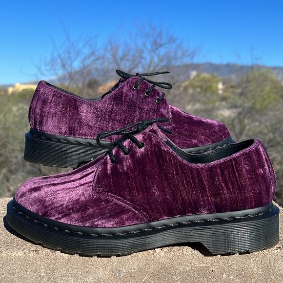 💕 Dr. Martens Purple Shimmer 14482 Crushed Velvet Oxfords 💕 - Picture 3 of 17